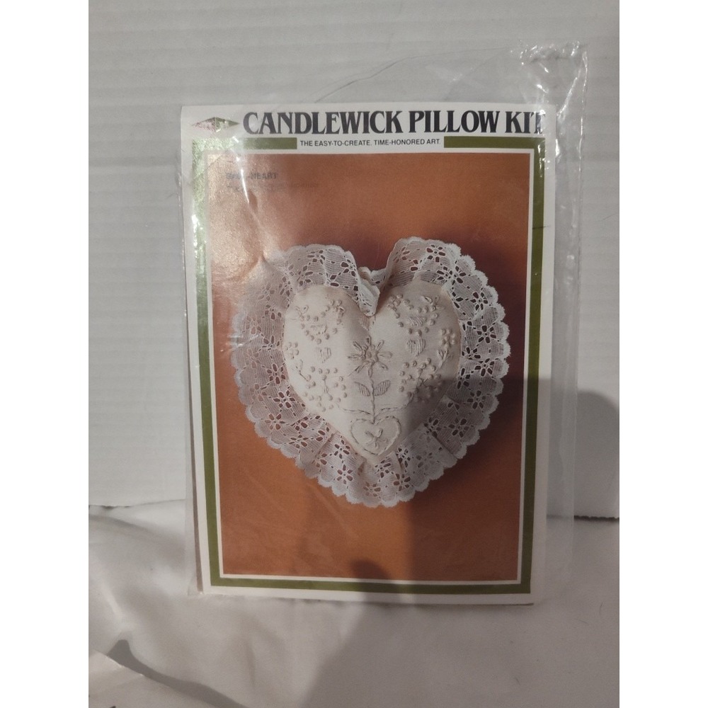 VTG Heart Candlewick Pillow Kit Craft Cross Stitch Embroidery Lace Cottage Core‎